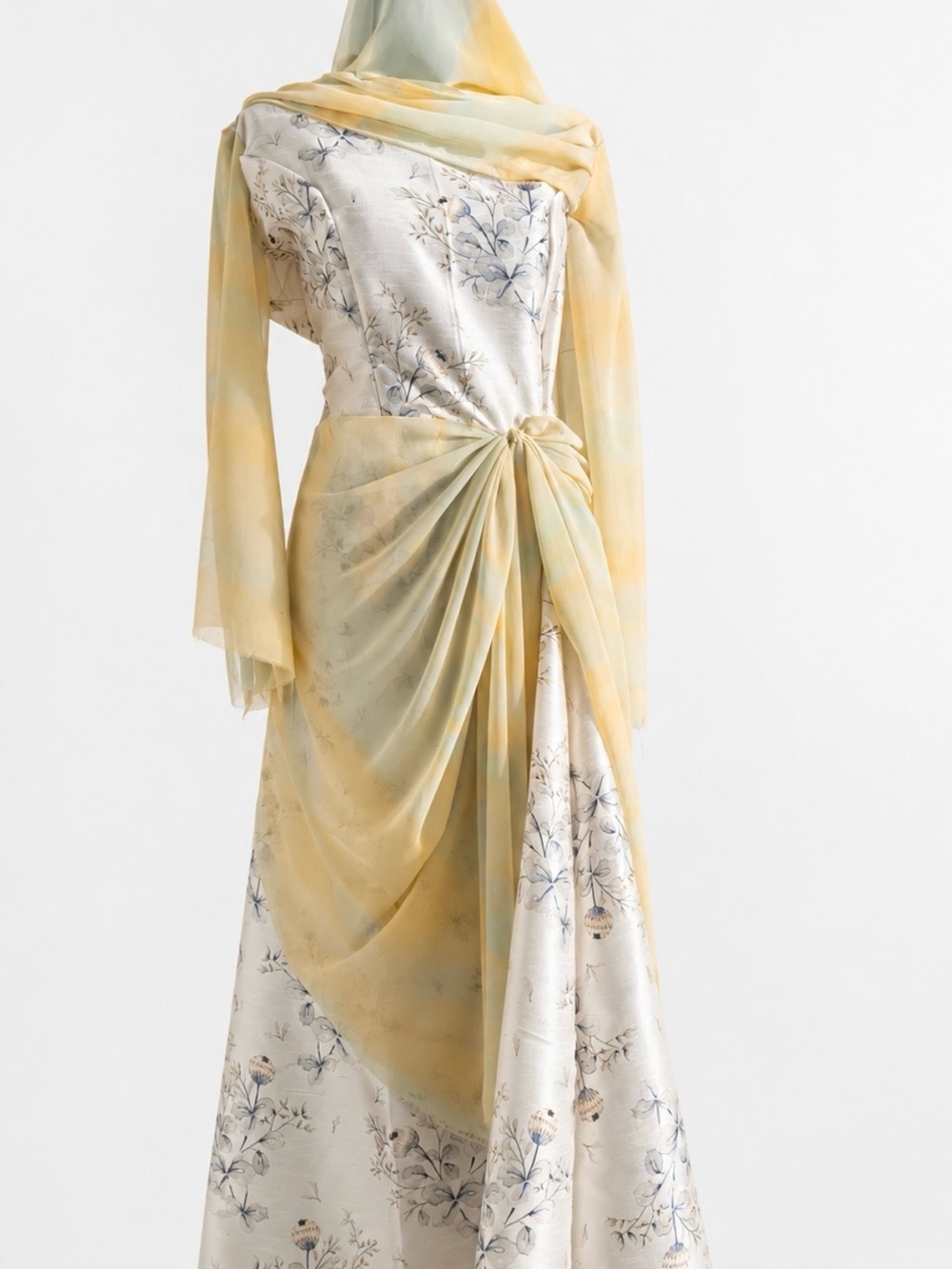 Elegant Floral Ivory and Pale Yellow Draped
Custom Made
Full length 162cm - Picture 2 of 4